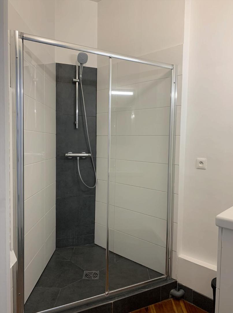 Appartement 2 Chambres Avec Parking, Proche Metro Лилль Экстерьер фото